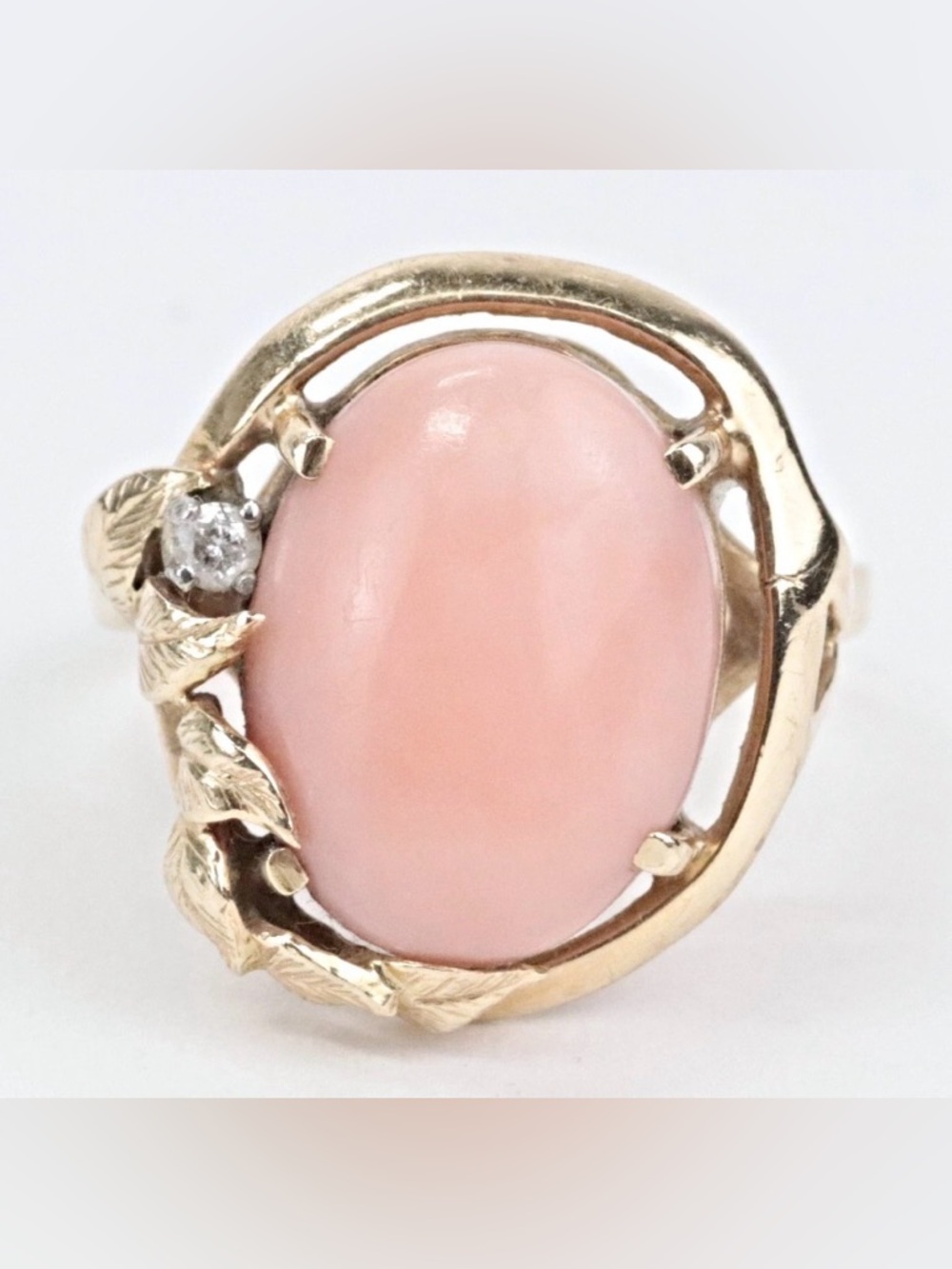 Vintage 14K Yellow Gold Diamond & Angle Skin Coral Leaf Design Cocktail Ring